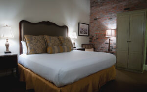 King interior room no window – room 132